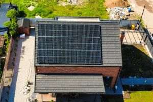 Sisteme fotovoltaice în 2026: cum dimensionezi corect investiţia şi de ce montajul face diferenţa dintre profit şi pierdere